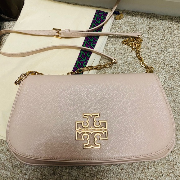 Tory Burch Handbags - Auth. Beautiful stylish Tory Burch crossbody bag.